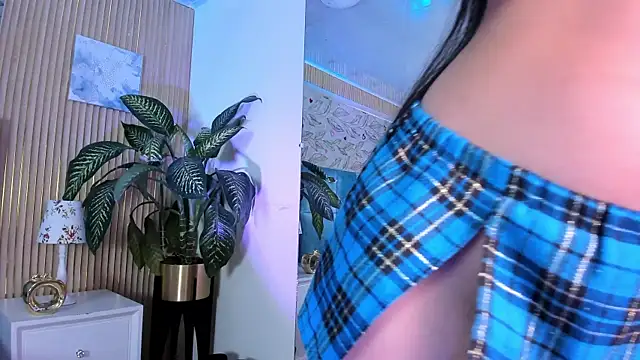 Snapshot of Delphine_doll chatting on June 3, 2026, 2:33 pm Delphine doll online show from June 3, 2026, 2:33 pm
