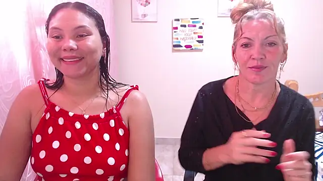 Snapshot of juliachannelhot chatting on May 4, 2026, 8:22 pm juliachannelhot online show from May 4, 2026, 8:22 pm