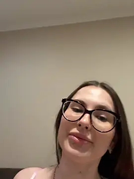 Lindasix online show from May 8, 2026, 7:17 pm