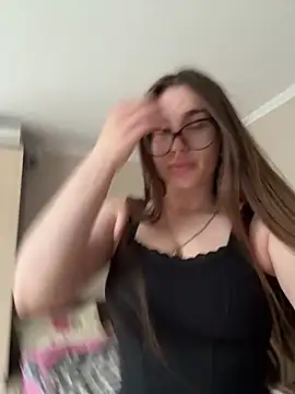 Lindasix online show from April 22, 2026, 7:26 am