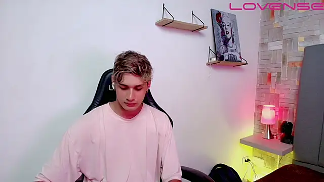 Snapshot of flaquito___ chatting on April 6, 2026, 8:32 pm flaquito online show from April 6, 2026, 8:32 pm