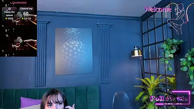 Snapshot of Alicecoule_ chatting on May 7, 2026, 11:35 am Alicecoule online show from May 7, 2026, 11:35 am
