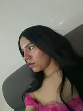 Snapshot of IsabelaRivers chatting on May 1, 2026, 3:33 am IsabelaRivers online show from May 1, 2026, 3:33 am