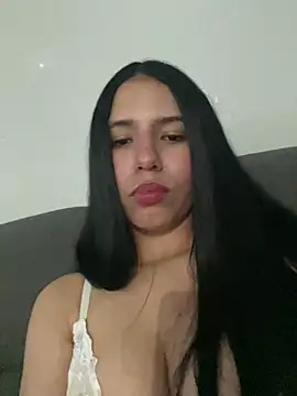 Snapshot of IsabelaRivers chatting on May 14, 2026, 3:36 am IsabelaRivers online show from May 14, 2026, 3:36 am