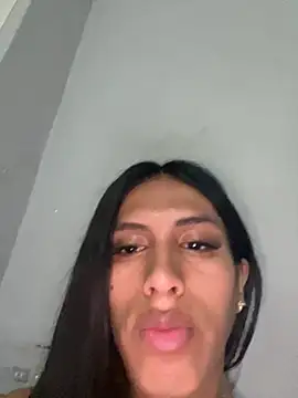 Snapshot of luna_duque chatting on June 5, 2026, 4:50 am luna duque online show from June 5, 2026, 4:50 am