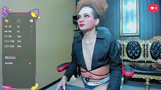 Snapshot of Sharlotte_Jones chatting on May 1, 2026, 11:37 am Sharlotte Jones online show from May 1, 2026, 11:37 am