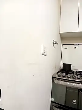 Snapshot of Alma_sensual chatting on April 5, 2026, 6:20 am Alma sensual online show from April 5, 2026, 6:20 am