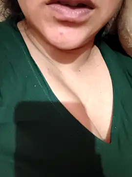 zoya khan 786786 online show from April 3, 2026, 5:36 am