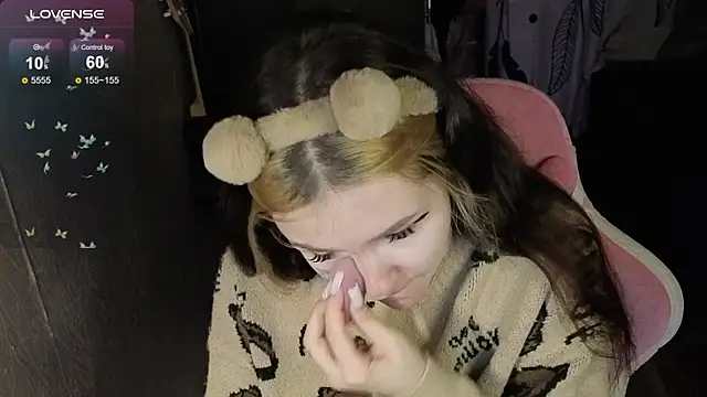 Liaa Lii online show from April 15, 2026, 6:34 pm