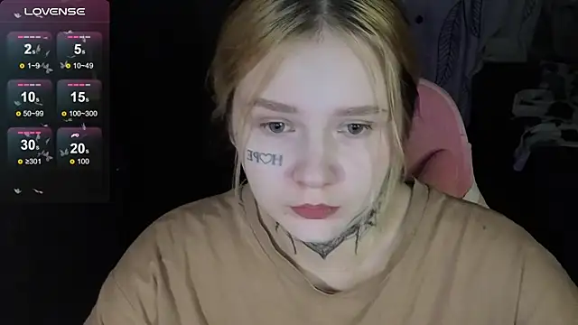 Liaa Lii online show from April 16, 2026, 8:20 pm