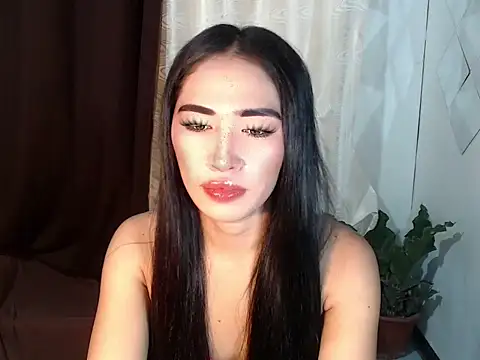 urasiankylie online show from May 18, 2026, 6:01 pm