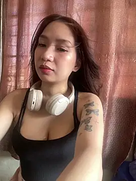 Snapshot of Aki_lee chatting on April 24, 2026, 7:10 am Aki lee online show from April 24, 2026, 7:10 am