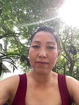 Huonglyna online show from April 3, 2026, 3:13 am