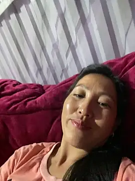 Snapshot of Huonglyna chatting on May 20, 2026, 2:03 pm Huonglyna online show from May 20, 2026, 2:03 pm
