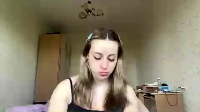 Snapshot of SpringSummers chatting on May 25, 2026, 7:07 am SpringSummers online show from May 25, 2026, 7:07 am