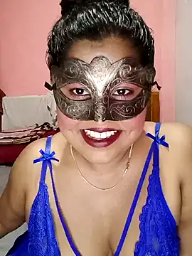 Maskedcurves online show from May 6, 2026, 6:06 am