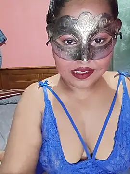 Snapshot of Maskedcurves chatting on July 12, 2026, 7:42 am Maskedcurves online show from July 12, 2026, 7:42 am