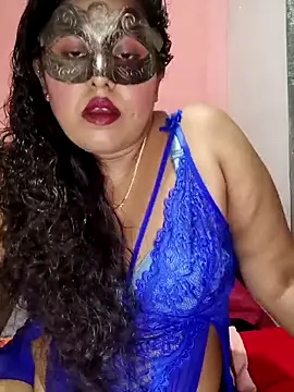 Maskedcurves online show from April 23, 2026, 5:58 am