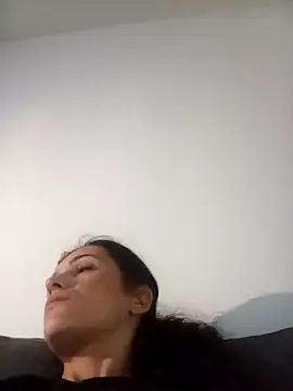 Snapshot of Lolaa92i chatting on April 16, 2026, 12:33 am Lolaa92i online show from April 16, 2026, 12:33 am