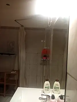 Snapshot of Lolaa92i chatting on April 12, 2026, 3:59 pm Lolaa92i online show from April 12, 2026, 3:59 pm