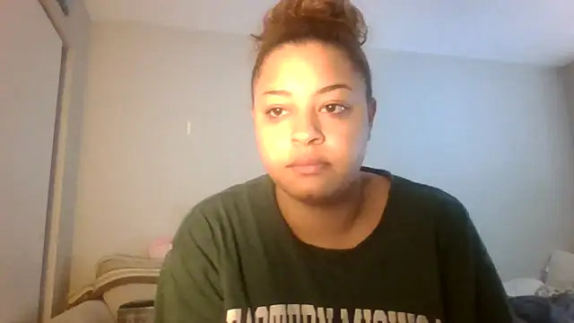 Snapshot of madzbailey chatting on June 11, 2026, 2:14 pm madzbailey online show from June 11, 2026, 2:14 pm