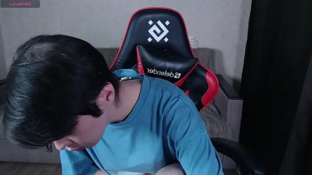 Snapshot of KennyOrtiz chatting on April 8, 2026, 6:15 am KennyOrtiz online show from April 8, 2026, 6:15 am