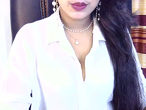 Noor Zarin online show from May 5, 2026, 8:23 pm