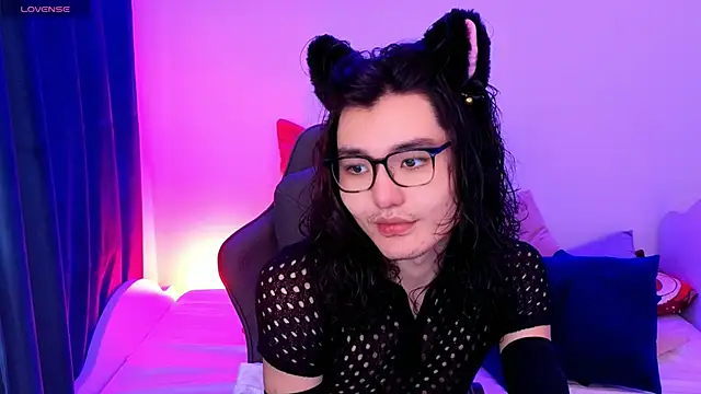Snapshot of FormOverFear chatting on April 12, 2026, 8:56 pm FormOverFear online show from April 12, 2026, 8:56 pm