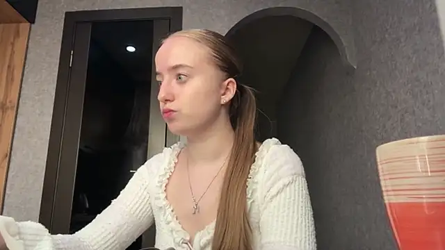 Snapshot of SabinaHaggen chatting on April 29, 2026, 2:21 pm SabinaHaggen online show from April 29, 2026, 2:21 pm