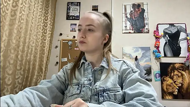 Snapshot of SabinaHaggen chatting on April 22, 2026, 4:25 pm SabinaHaggen online show from April 22, 2026, 4:25 pm