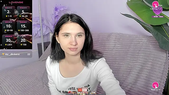Snapshot of Kitty_Blondie chatting on May 4, 2026, 3:43 am Kitty Blondie online show from May 4, 2026, 3:43 am