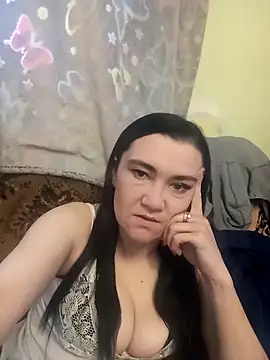 Snapshot of AlissaSecret chatting on May 3, 2026, 6:29 am AlissaSecret online show from May 3, 2026, 6:29 am