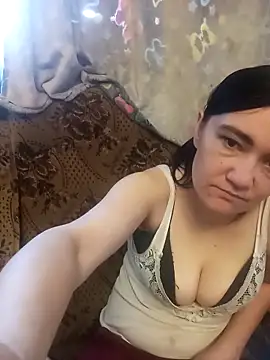 Snapshot of AlissaSecret chatting on May 4, 2026, 7:22 am AlissaSecret online show from May 4, 2026, 7:22 am