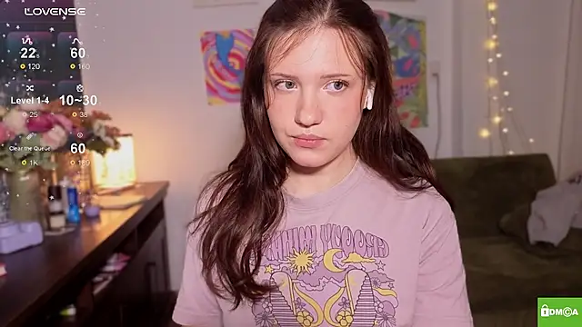 bikinibottom001 online show from April 5, 2026, 3:57 am