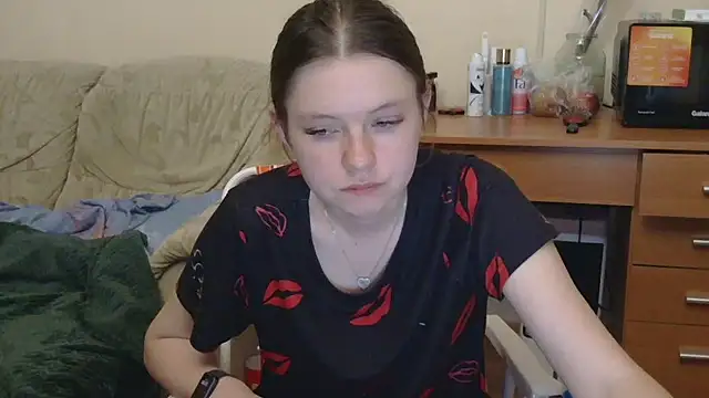 Snapshot of JessicaHolland1 chatting on May 19, 2026, 7:10 pm JessicaHolland1 online show from May 19, 2026, 7:10 pm