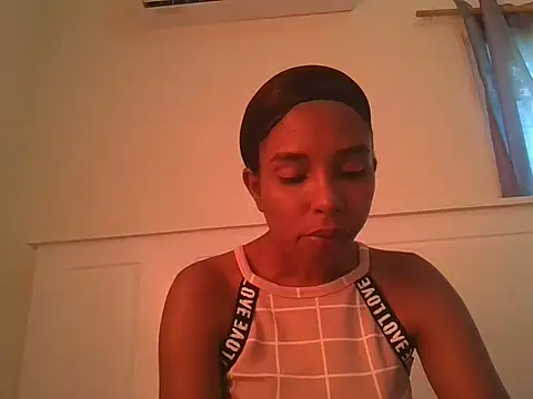 Snapshot of ZeynepLovely chatting on May 8, 2026, 1:04 pm ZeynepLovely online show from May 8, 2026, 1:04 pm