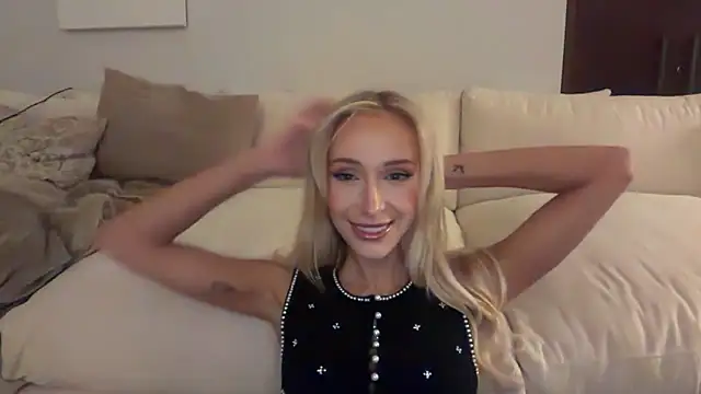 Snapshot of ambrefleurxx chatting on April 23, 2026, 5:25 pm ambrefleurxx online show from April 23, 2026, 5:25 pm