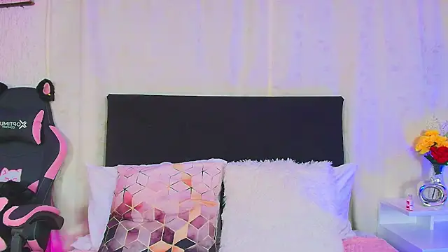 Snapshot of molly_bick chatting on May 1, 2026, 4:39 am molly bick online show from May 1, 2026, 4:39 am
