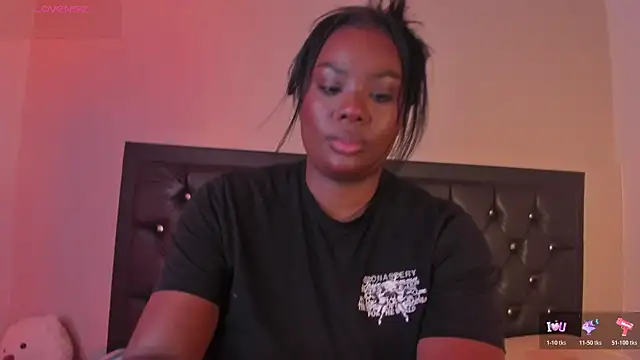 Snapshot of hugeboobs-ebony chatting on April 21, 2026, 11:33 pm hugeboobs-ebony online show from April 21, 2026, 11:33 pm