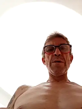 chris-sbh11 online show from June 12, 2026, 4:49 pm
