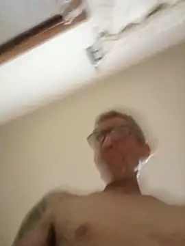Snapshot of chris-sbh11 chatting on May 15, 2026, 1:47 am chris-sbh11 online show from May 15, 2026, 1:47 am