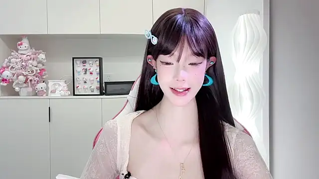 -Moonshine online show from April 10, 2026, 10:00 am