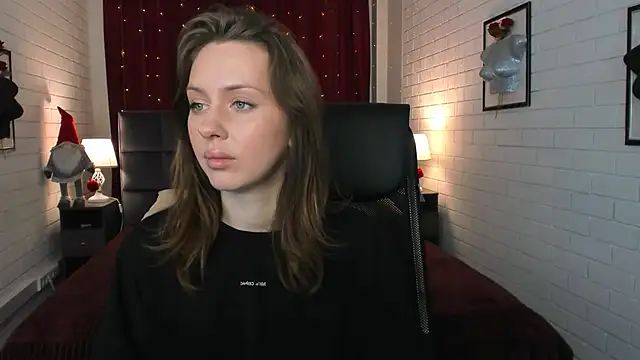 MeganClapp online show from April 22, 2026, 5:14 am