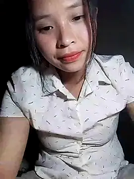 Snapshot of Liss-mimi chatting on April 15, 2026, 10:32 am Liss-mimi online show from April 15, 2026, 10:32 am