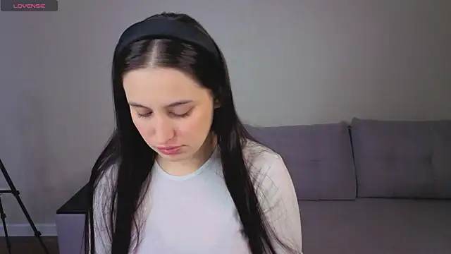 Elizabet Collins online show from April 16, 2026, 1:17 am