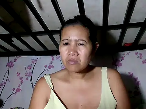Snapshot of _SweetSmile chatting on April 17, 2026, 12:57 am SweetSmile online show from April 17, 2026, 12:57 am