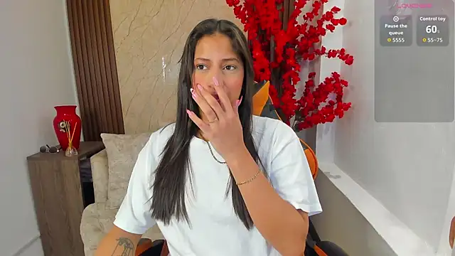 Snapshot of Atiena_ chatting on July 11, 2026, 7:47 pm Atiena online show from July 11, 2026, 7:47 pm