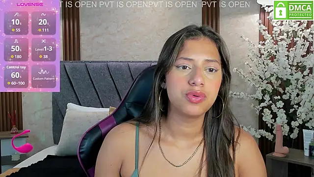 Snapshot of Atiena_ chatting on April 22, 2026, 7:20 pm Atiena online show from April 22, 2026, 7:20 pm