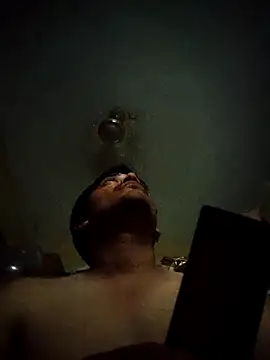 JamesKbond online show from April 29, 2026, 4:44 pm