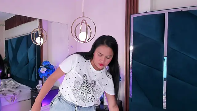 AprilMiiller online show from April 30, 2026, 8:57 pm